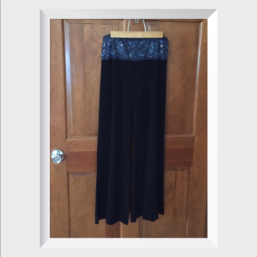 SOLD☀️Women’s elastic waist pants flared pants
